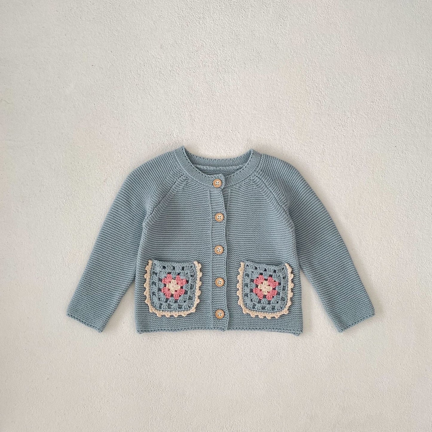 Cardigan Enfant Col Rond Crochet Main Fleurs Ajourées avec Poches - BMYANY