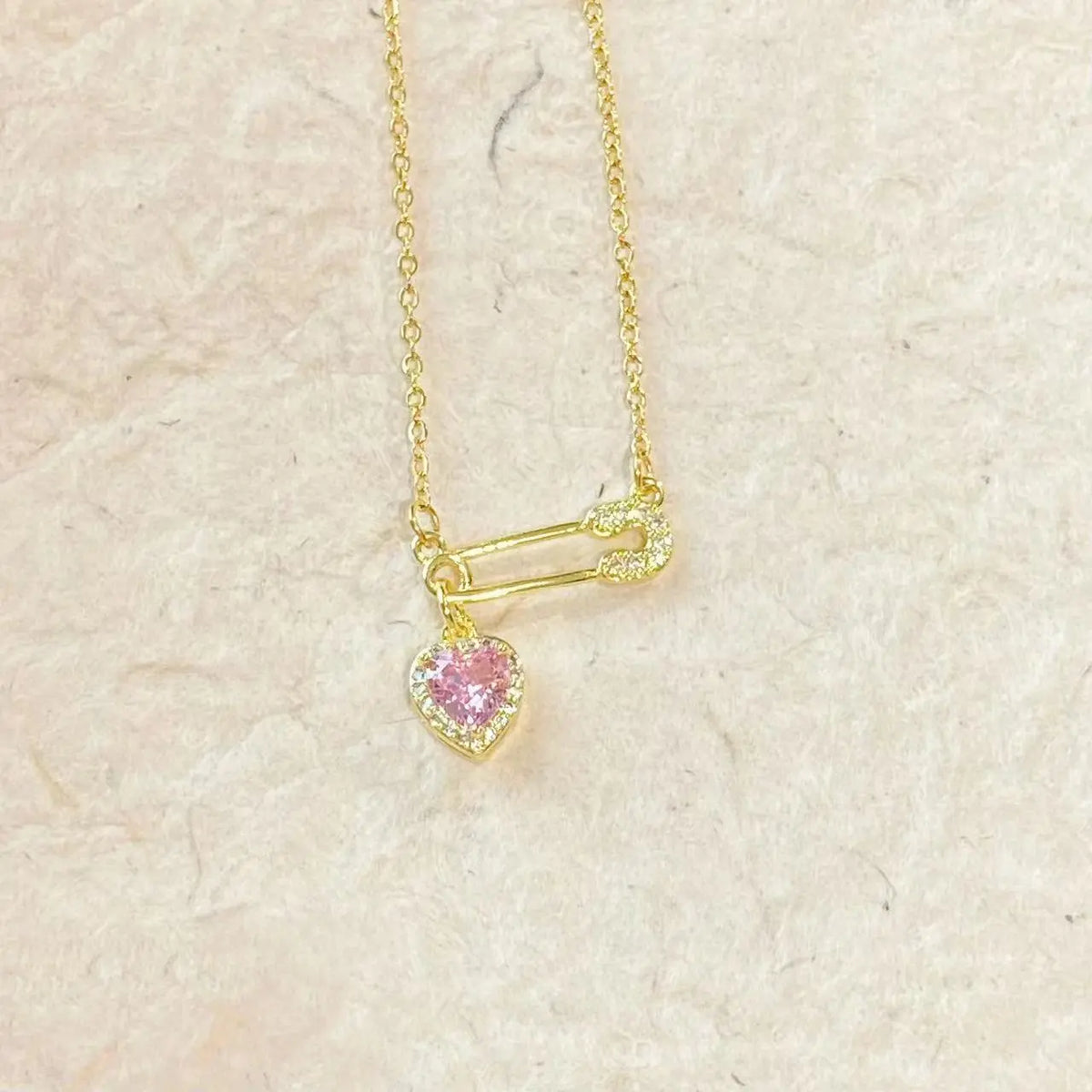 Collier Personnalisé Cœur Rose avec Pin - Luxe Délicat - BMYANY