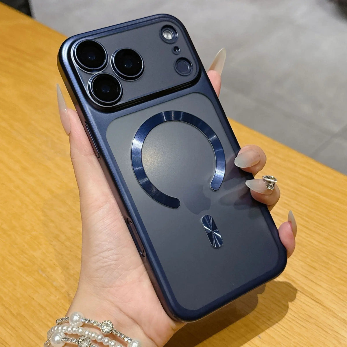 Coque iPhone 17 Magnétique PC électrodéposition effet Givré - BMYANY