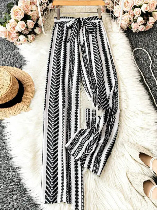 Pantalon Court Rayé Jambes Larges Femmes Coupe Ajustée avec Cordon - BMYANY