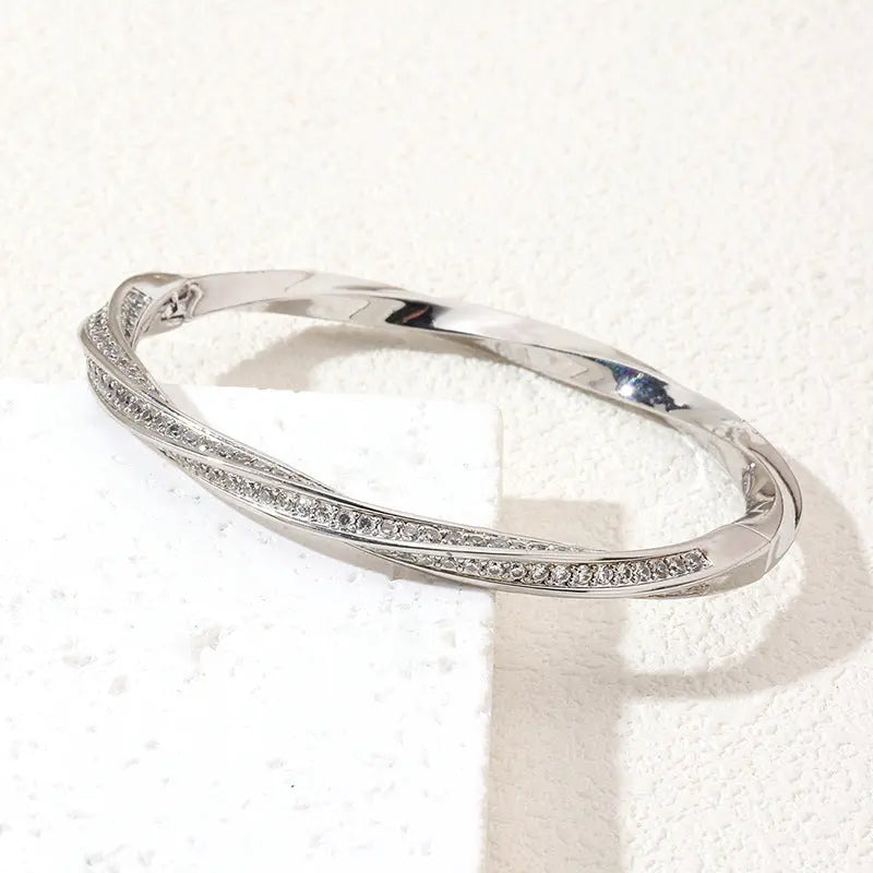 Bracelet Mobius Étoilé avec Diamants Style Européen - BMYANY