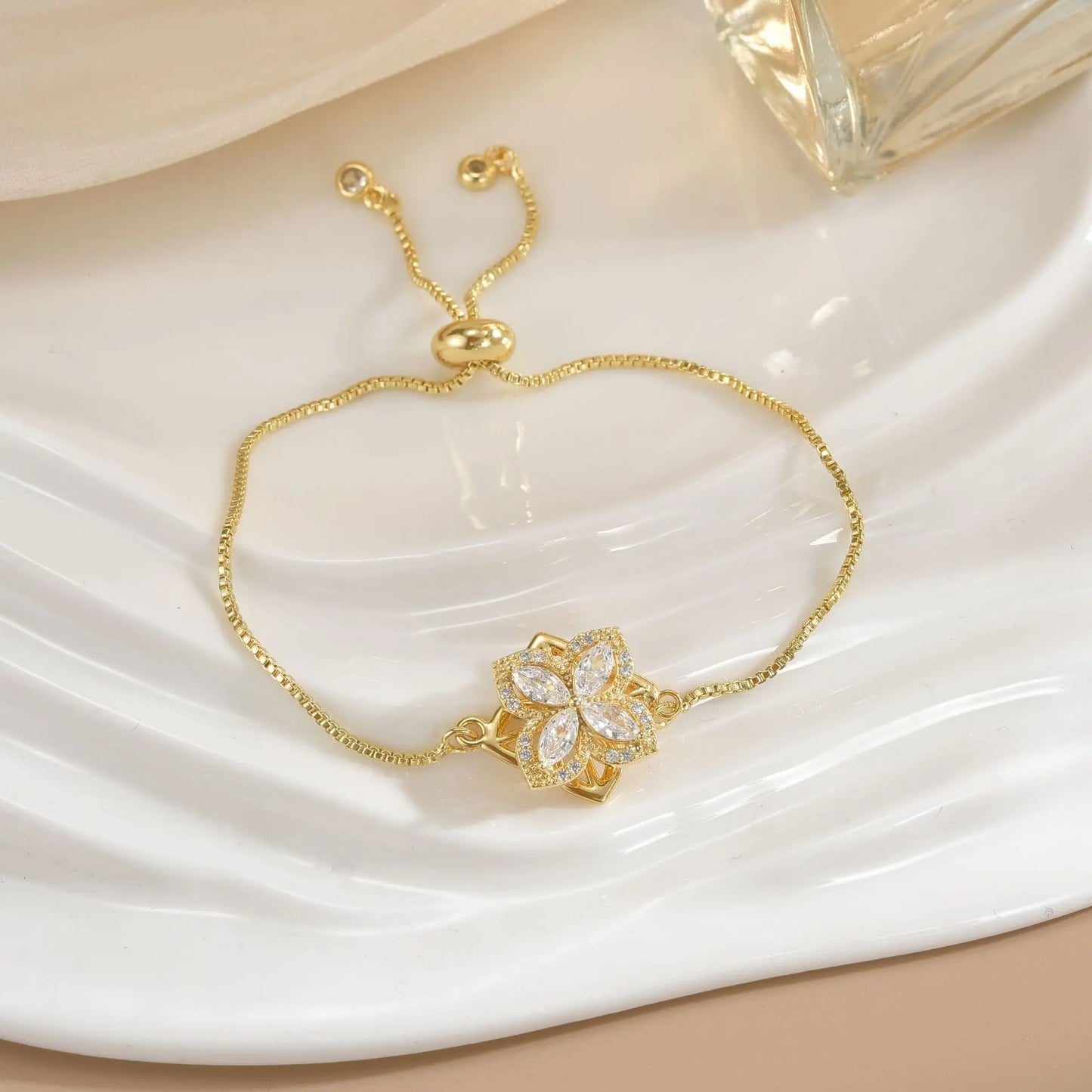 Bracelet Rotatif Floral Femme Plaqué Or - Cuivre Pur Design Élégant - BMYANY