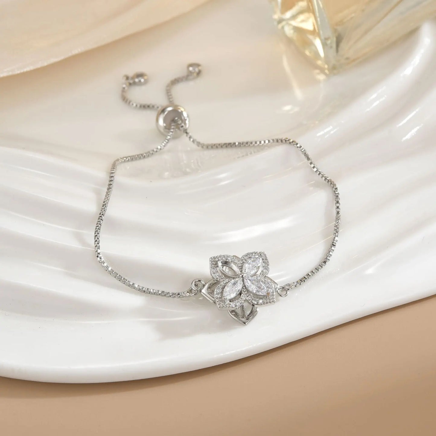 Bracelet Rotatif Floral Femme Plaqué Or - Cuivre Pur Design Élégant - BMYANY