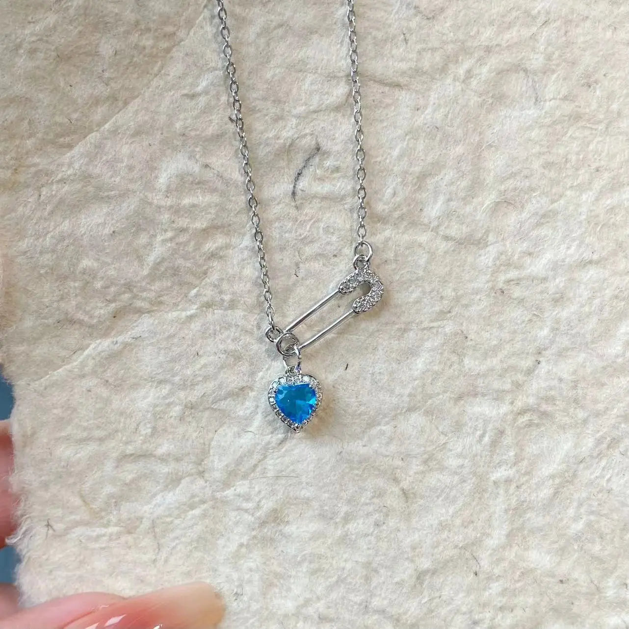 Collier Personnalisé Cœur Rose avec Pin - Luxe Délicat - BMYANY