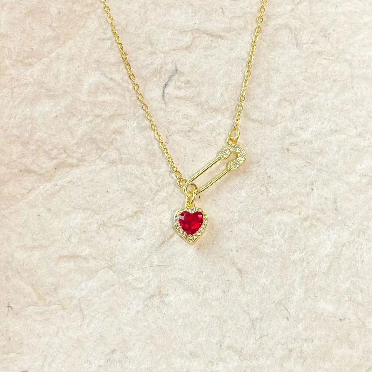 Collier Personnalisé Cœur Rose avec Pin - Luxe Délicat - BMYANY