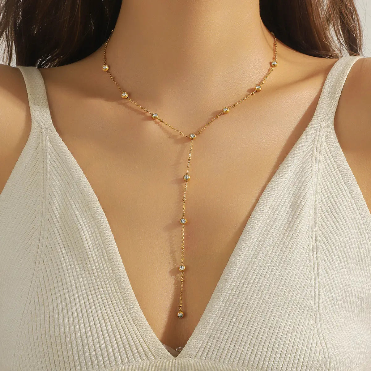 Collier chaîne simple et tendance avec diamants ronds incrustés - BMYANY
