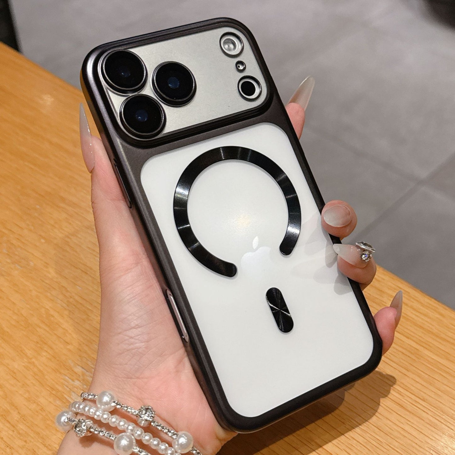 Coque iPhone 17 Magnétique PC électrodéposition effet Givré - BMYANY