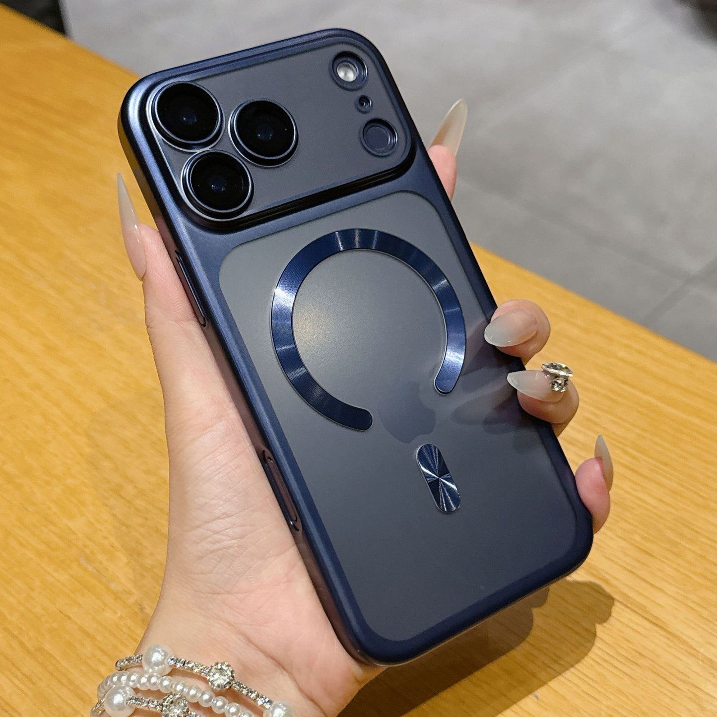 Coque iPhone 17 Magnétique PC électrodéposition effet Givré - BMYANY