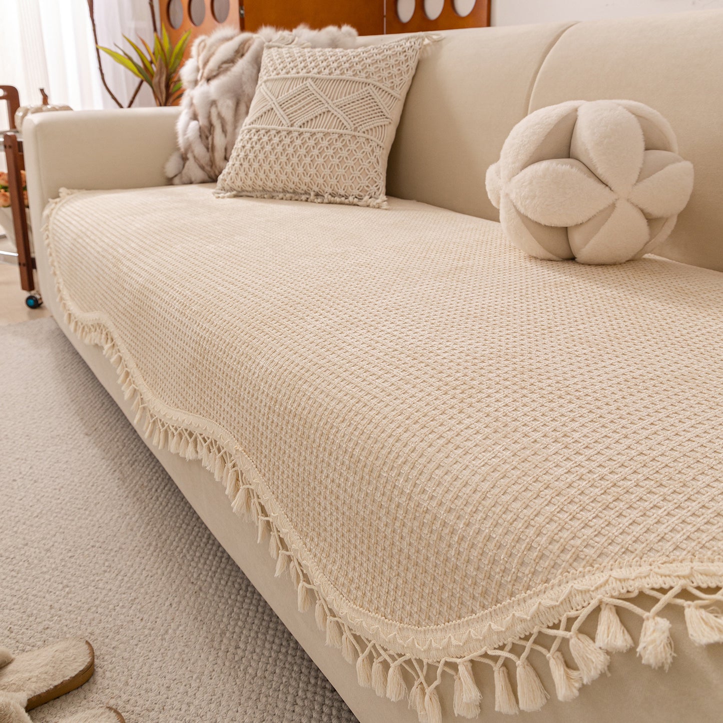 Housse de Canapé Peluche Courte Antidérapante à Pompons Tendance - BMYANY